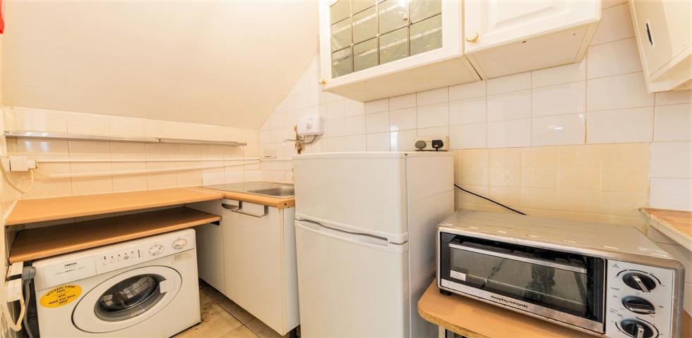 Modern and Central Apartment Callcott Road, Kilburn